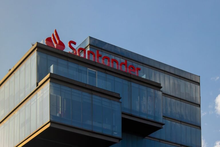Six Canadian Banks Outline First Phase of Tokenized Deposit Project