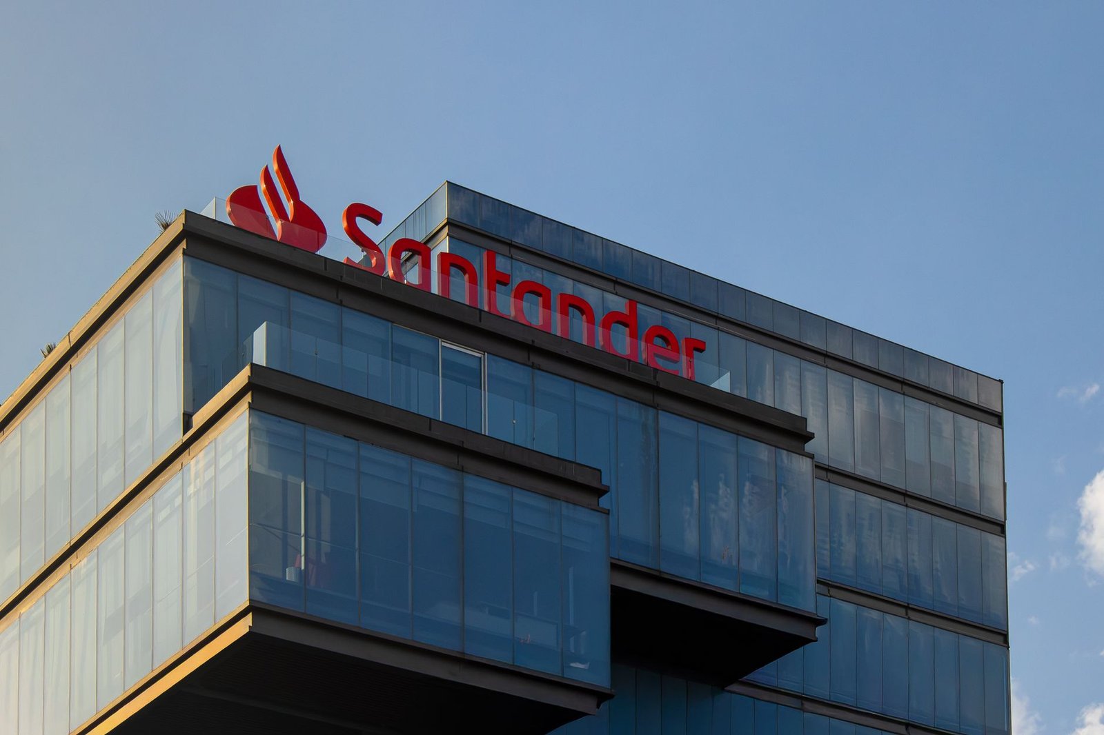 Six Canadian Banks Outline First Phase of Tokenized Deposit Project