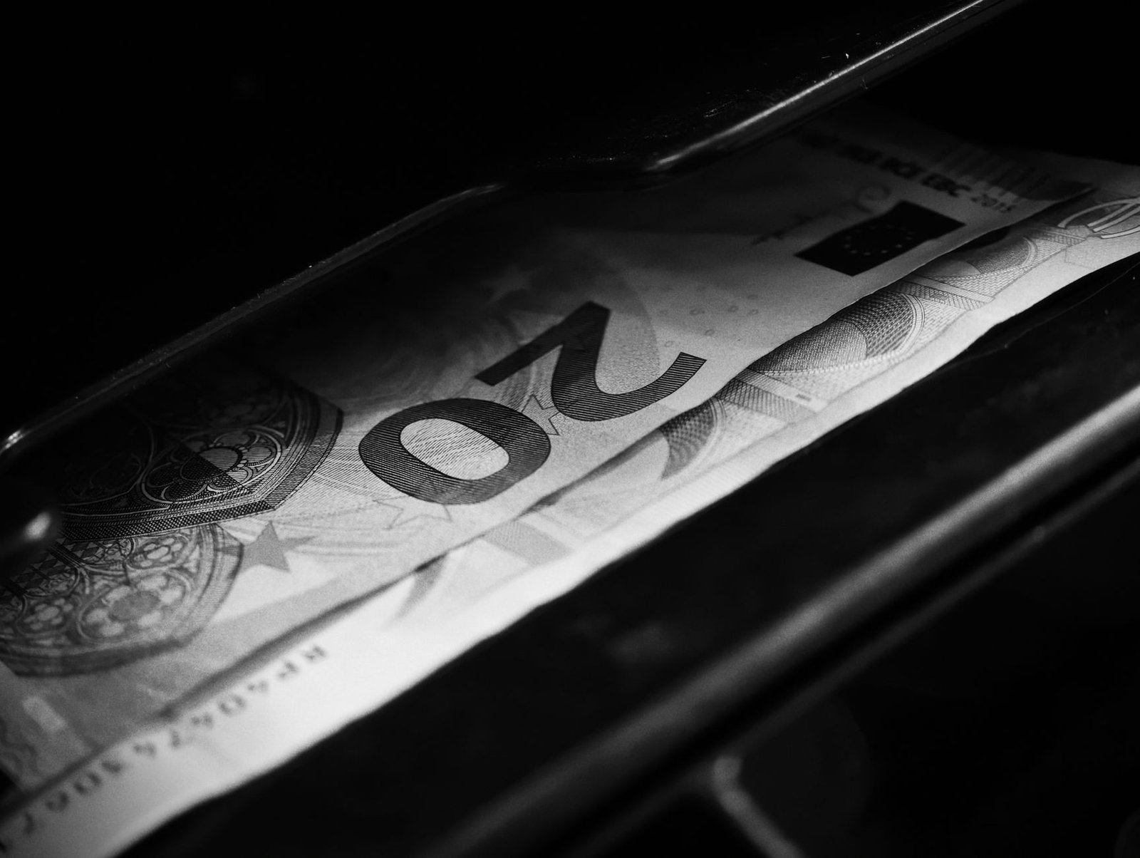 Iran eases currency controls to let traders bring earnings home in crypto: FT