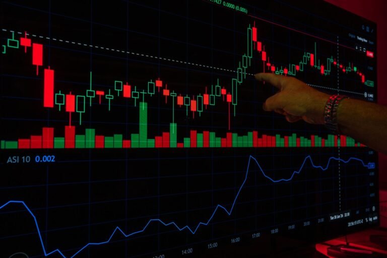 Bitcoin Price Predictions Pit $400K Bulls Against $10K Bears