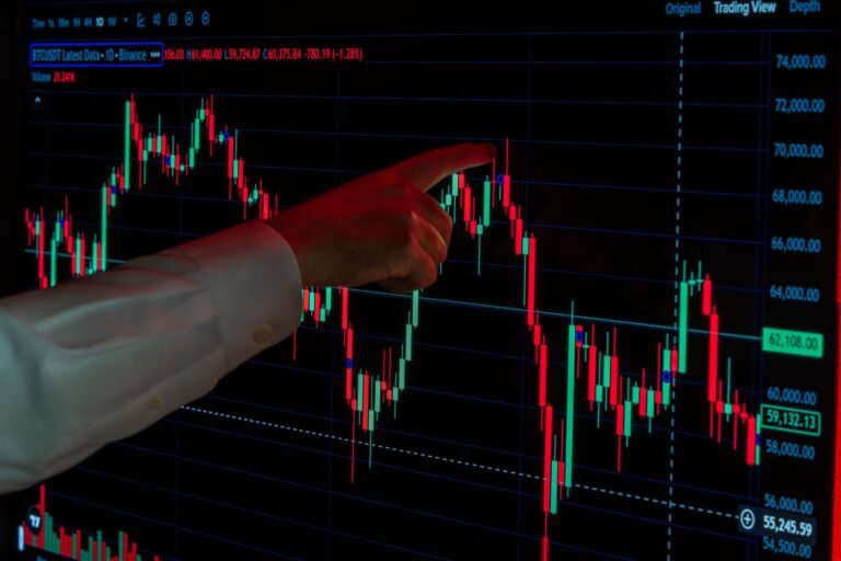 Bitcoin Price Near $84K as Macro Pressures Weigh on Sentiment