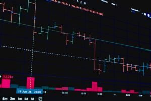 XRP Open Interest Plunges 32% on Binance as Spot Sellers Beat Buyers