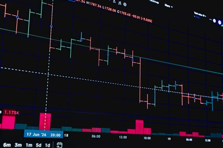 XRP Open Interest Plunges 32% on Binance as Spot Sellers Beat Buyers