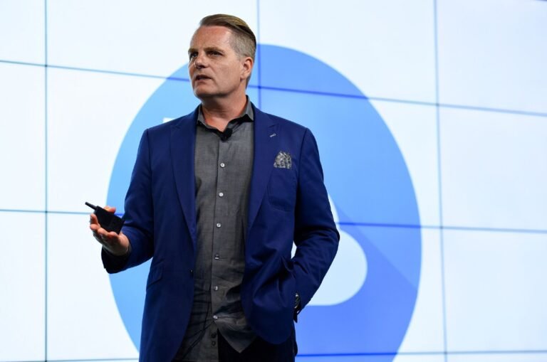 Coinbase CEO Brian Armstrong Challenges Banks as Stablecoin Rewards Fight Grows