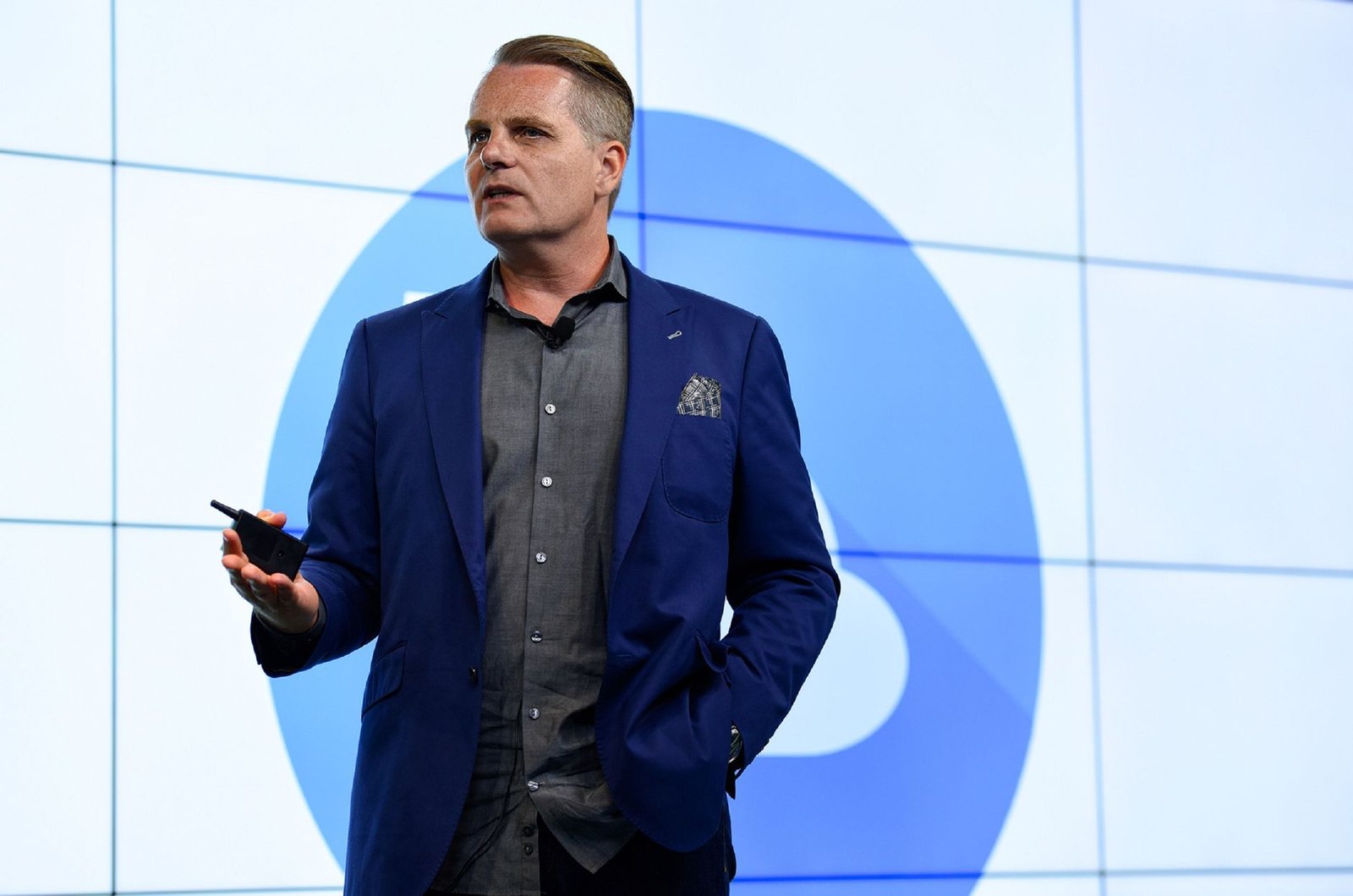 Coinbase CEO Brian Armstrong Challenges Banks as Stablecoin Rewards Fight Grows