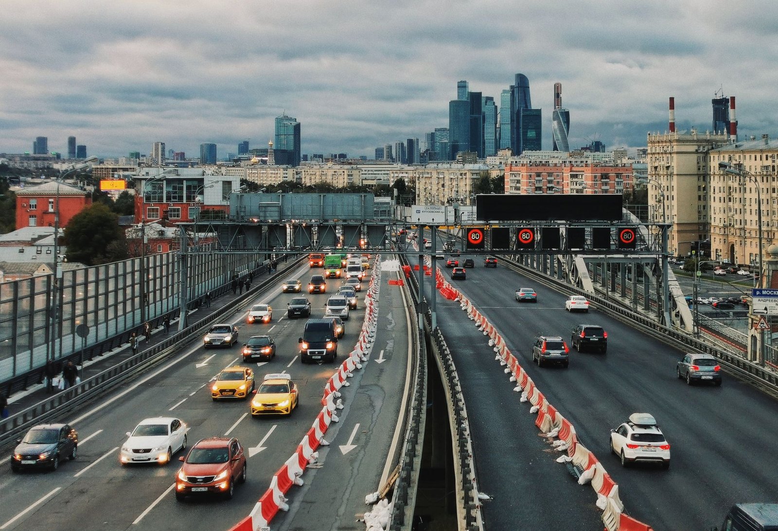 Russia Sets July 2027 Deadline to Halt P2P Crypto Transactions