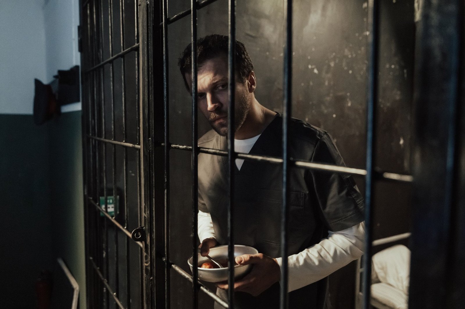 Netflix drops trailer for series based on FTX’s SBF and Caroline Ellison