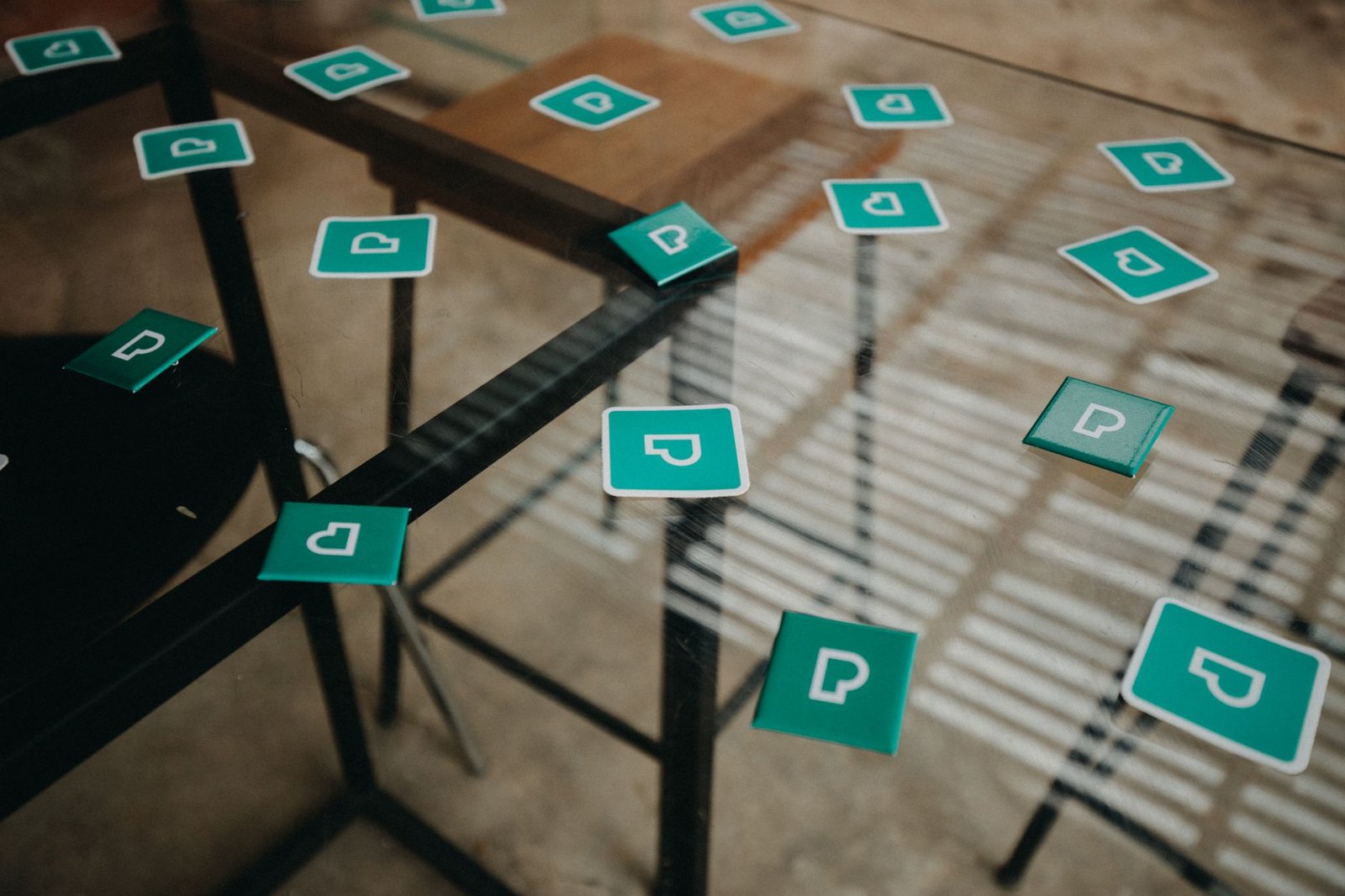 Base Promotes 'Tokenized Anthropic Shares' as Trade.xyz Opens Pre-IPO Bets