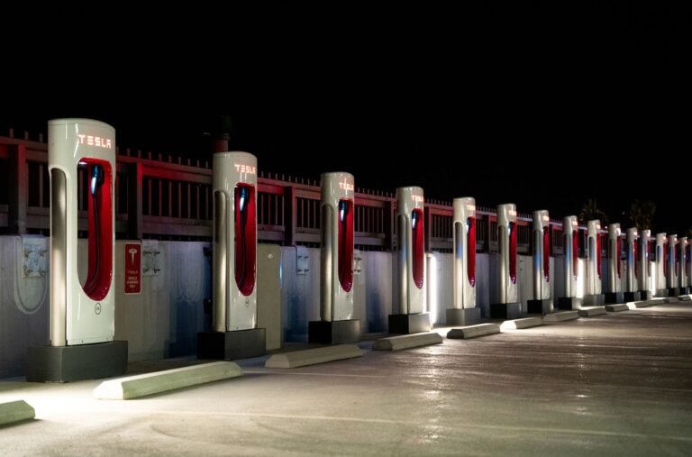 Tesla and SpaceX Explore Merger That Could Unite 30,221 Bitcoin