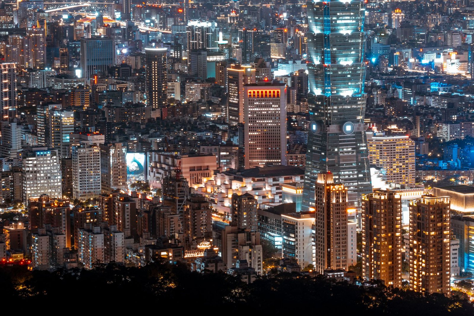 Taiwan Blocks Coinbase and Kalshi Over Bets on Its November Elections