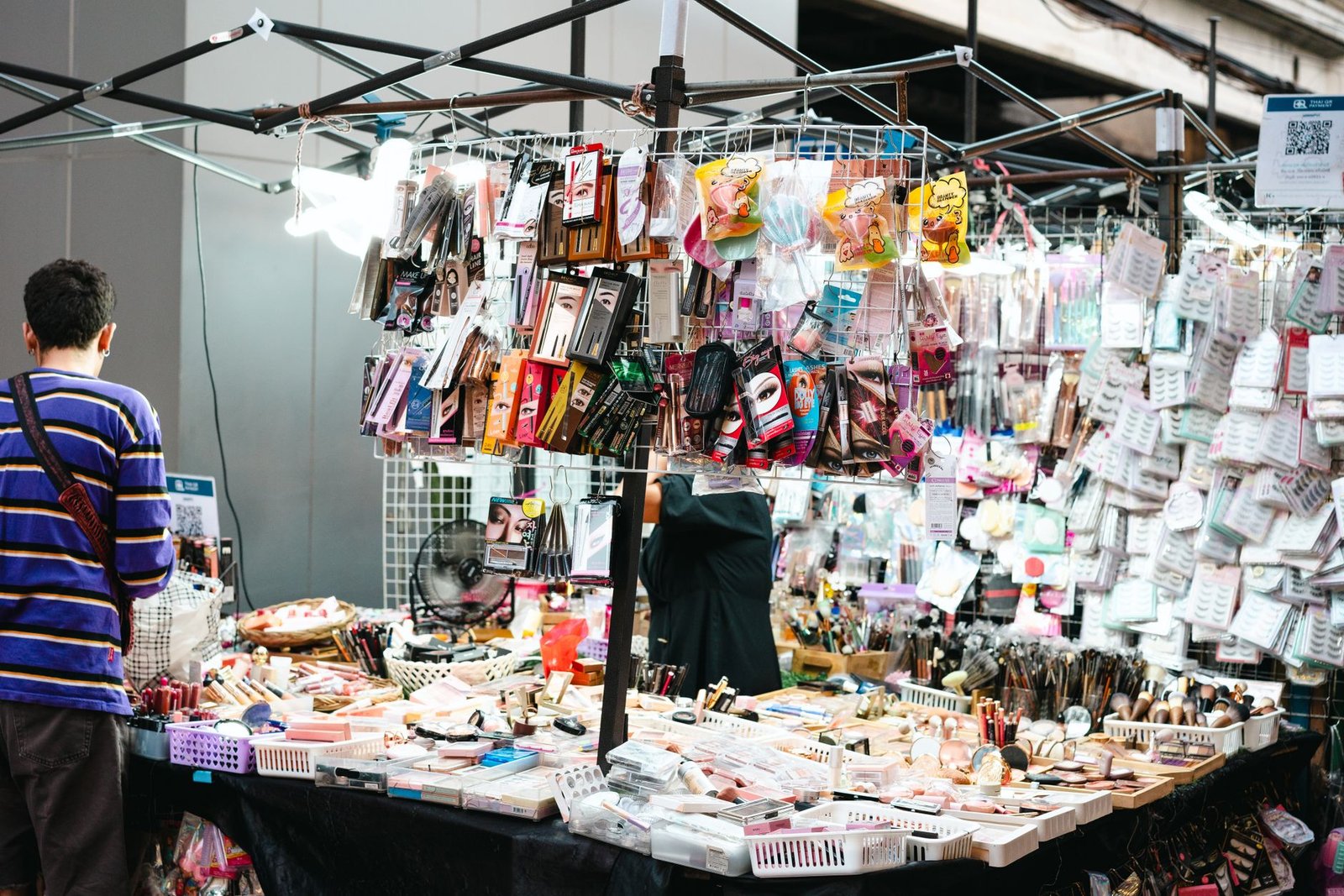 Polymarket has reportedly fired its marketing chief, also a close friend of the CEO