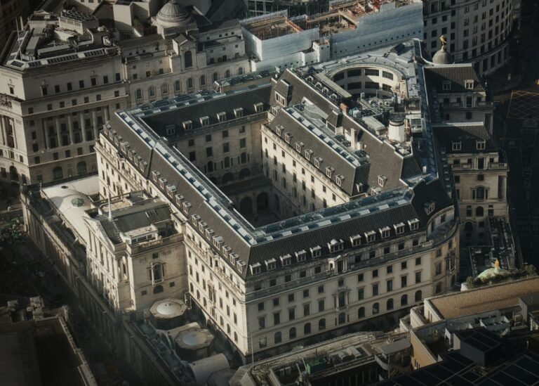 Fidelity, Blackrock Lead $176M Bitcoin ETF Rebound