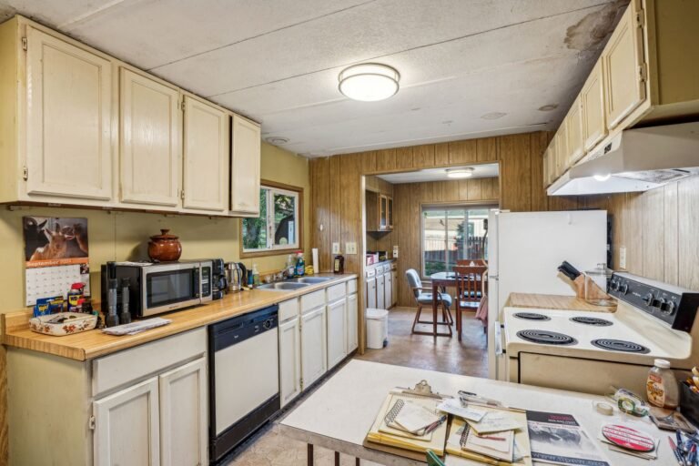 Interior Photos Can Reveal a Home Address, a Police AI Test Shows