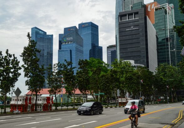 Standard Chartered offers RLUSD custody in Dubai and plans LMAX collateral link