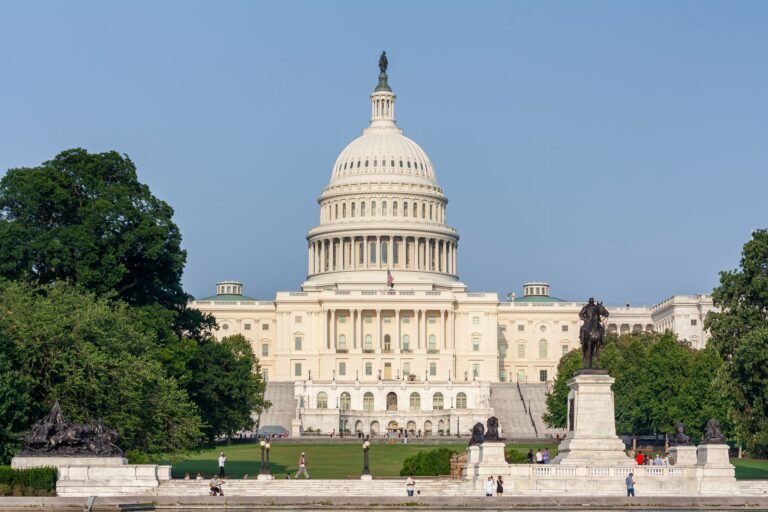 Senator Probes Tether’s Reported $6M Deal With Firm Tied to Ex-Trump Crypto Advisor