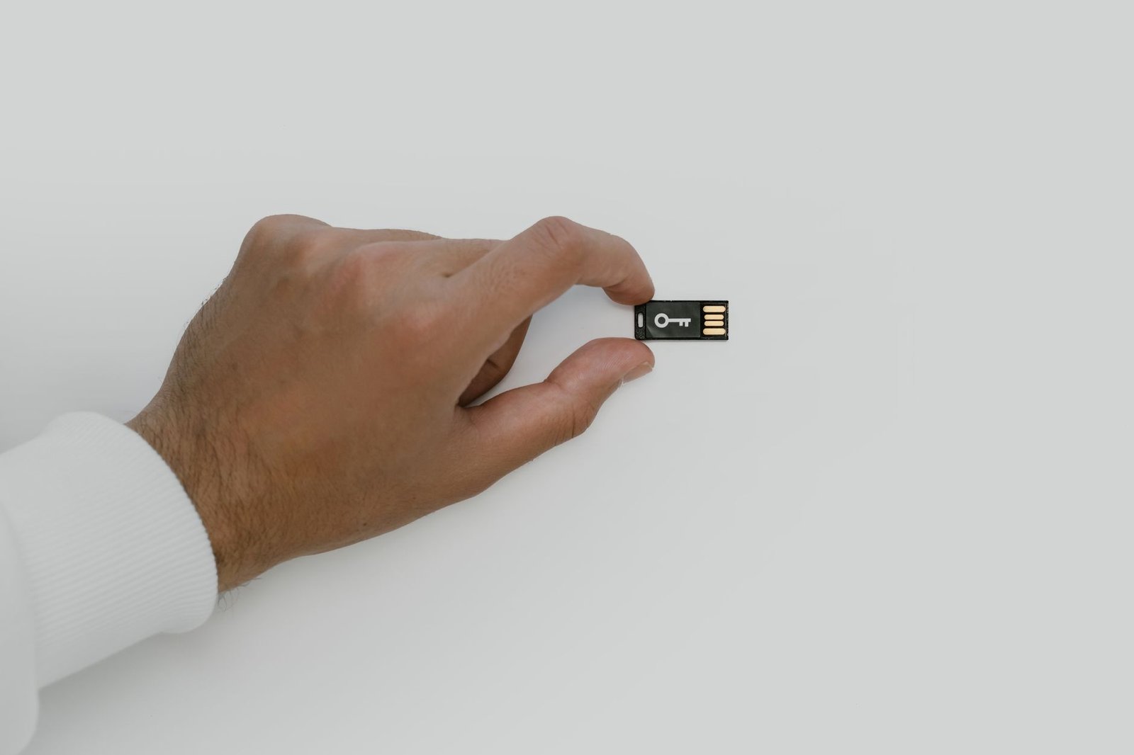 Trezor Shrinks Reseller Network After Hardware Wallet Supply-Chain Incidents