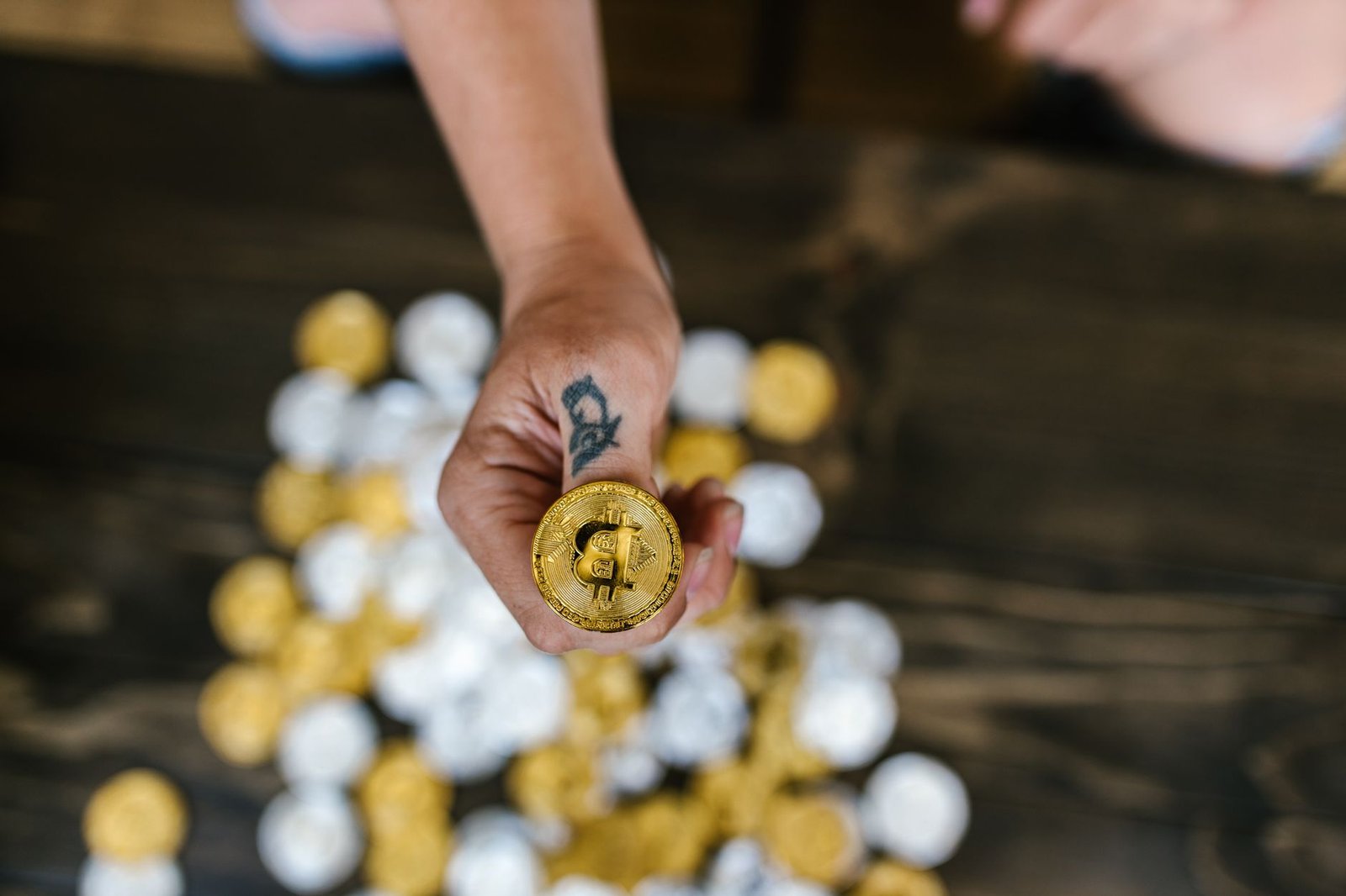 Peer Adds Alipay-Funded USDC Trading on Base in Beta