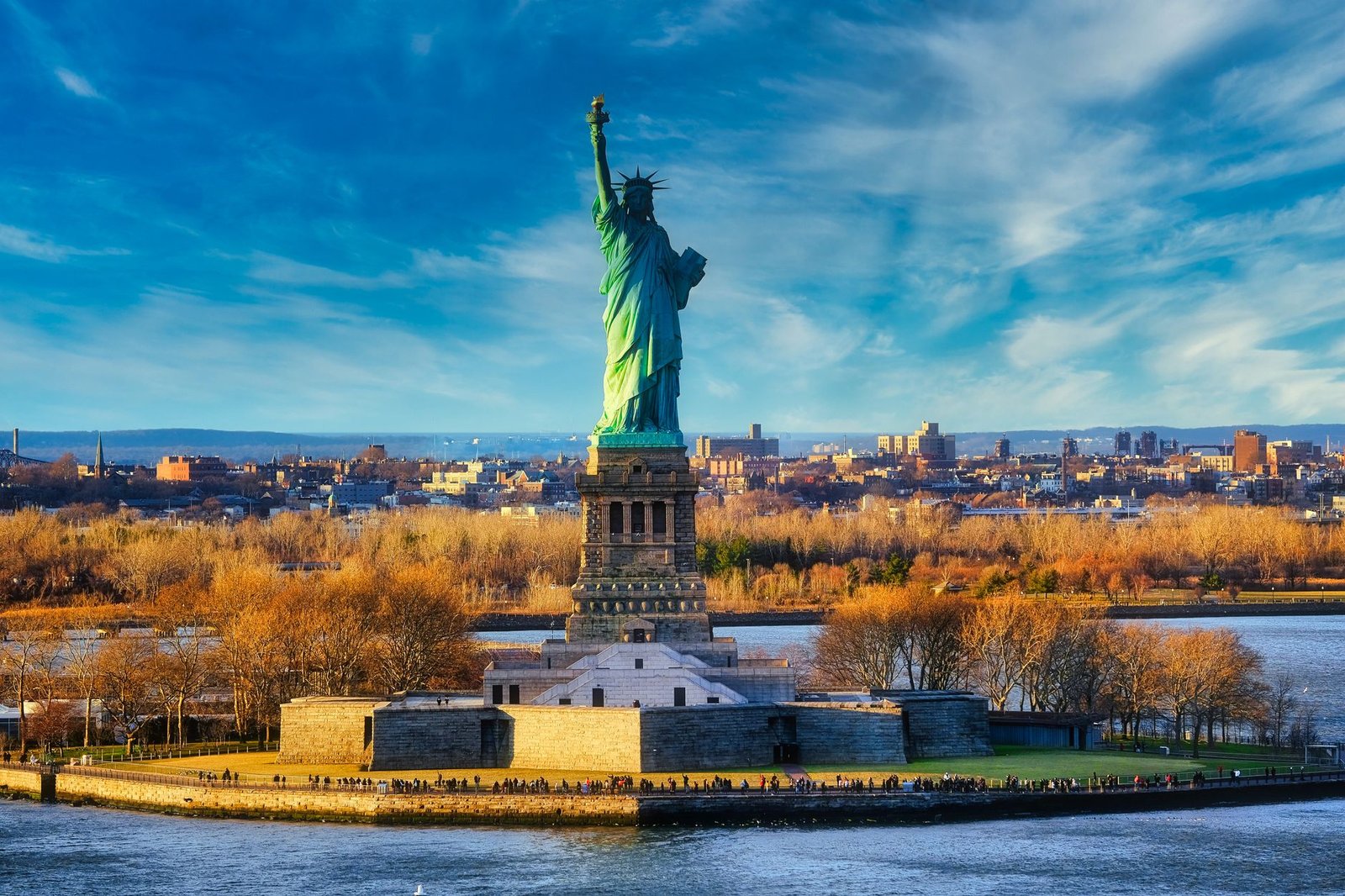World Liberty Launches WLFI Staking, Plans $1.25M USD1 Pool