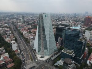 Standard Chartered plans institutional crypto custody in Singapore